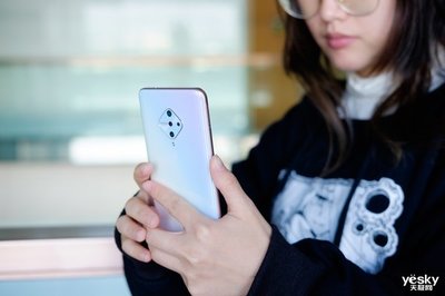 vivo Y9s自拍評測 3200萬像素與AI軟件協(xié)同打造專業(yè)寫真大片